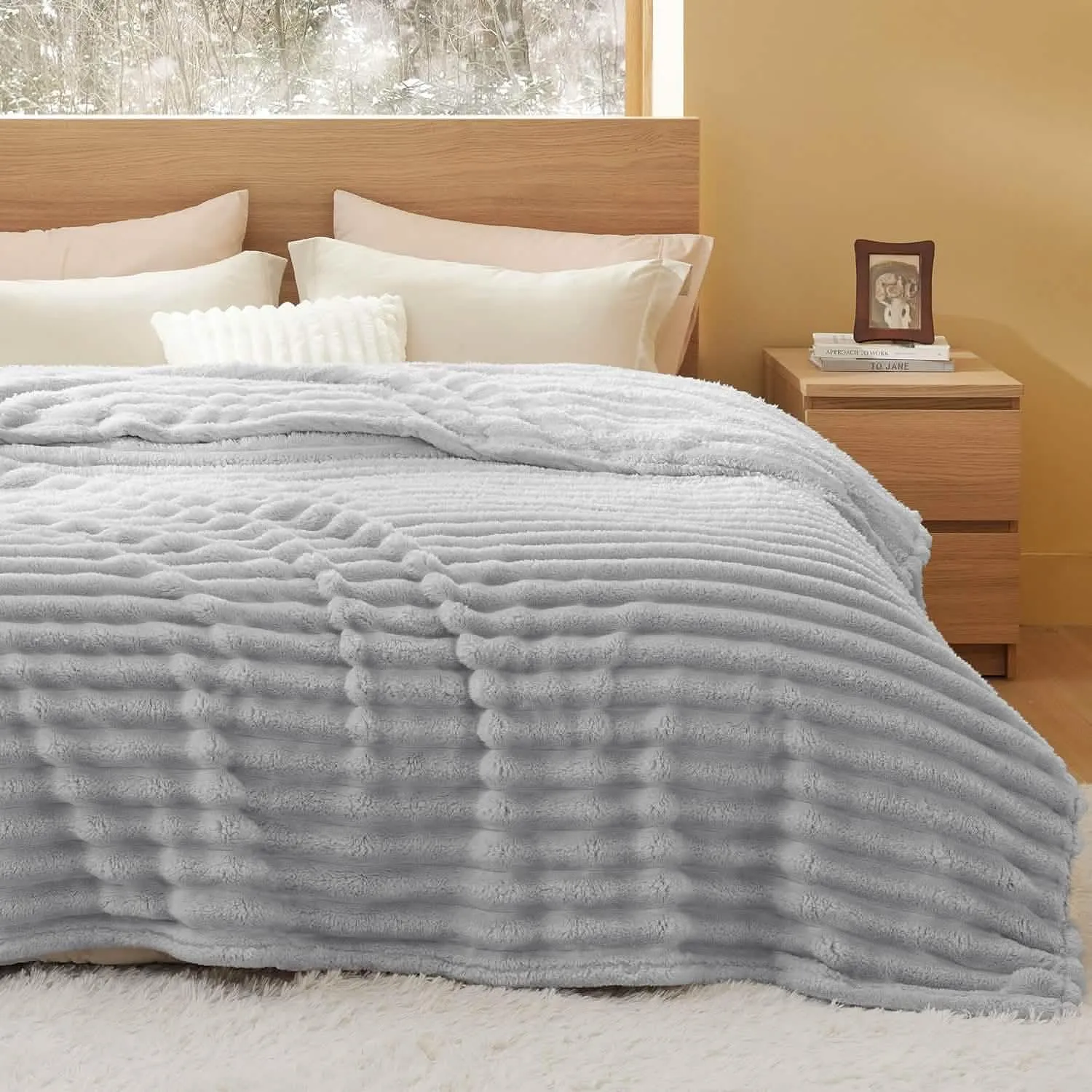 Bedsure Luxplush Striped Blanket