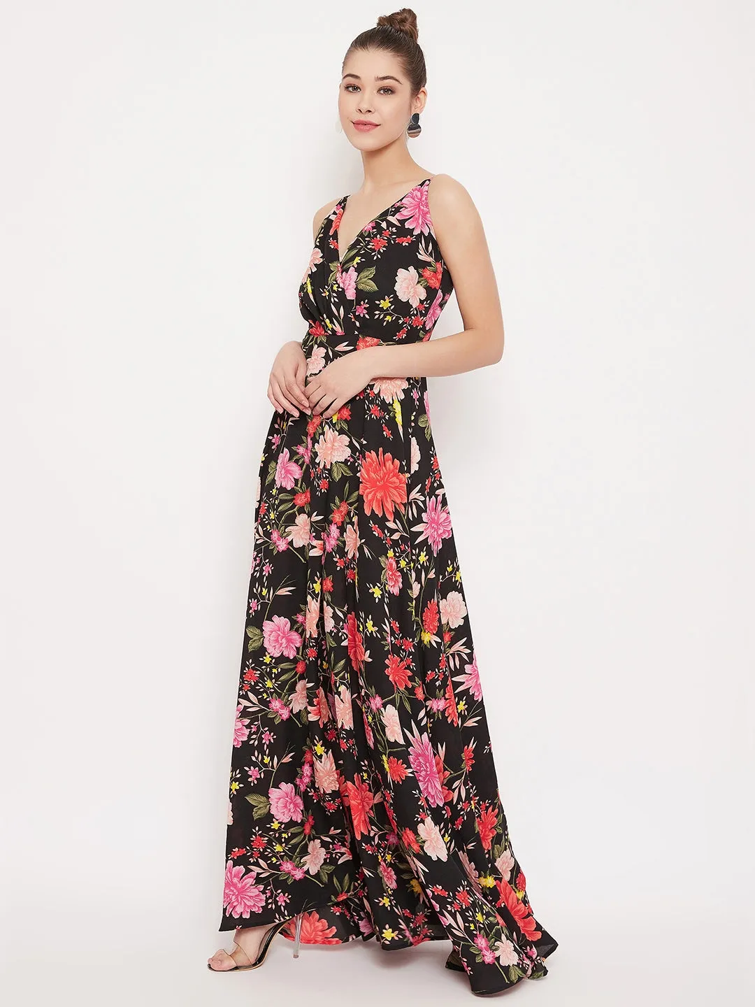 Berrylush Women Black Floral Printed V-Neck Maxi Dress