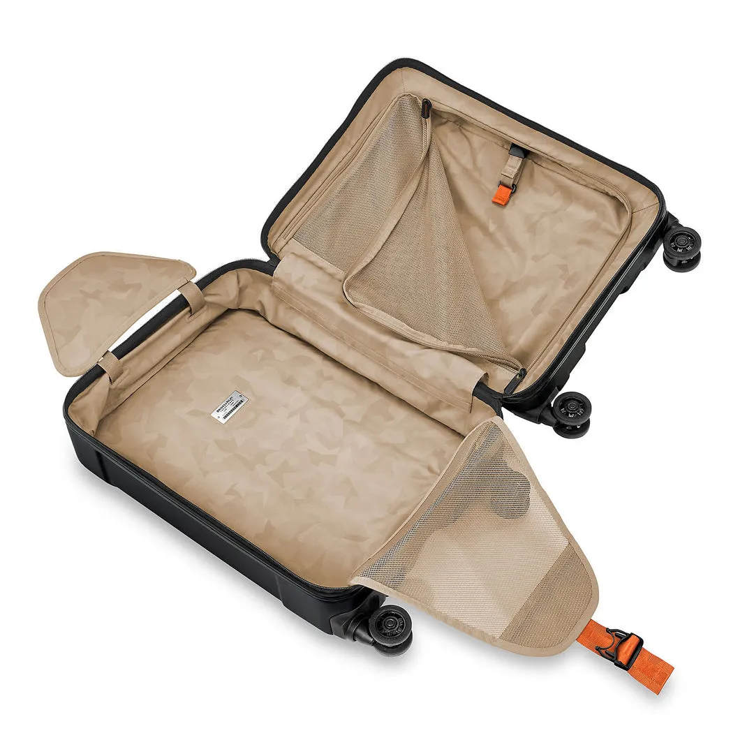 International 21" Carry-On Spinner - Torq Collection #QU221SP