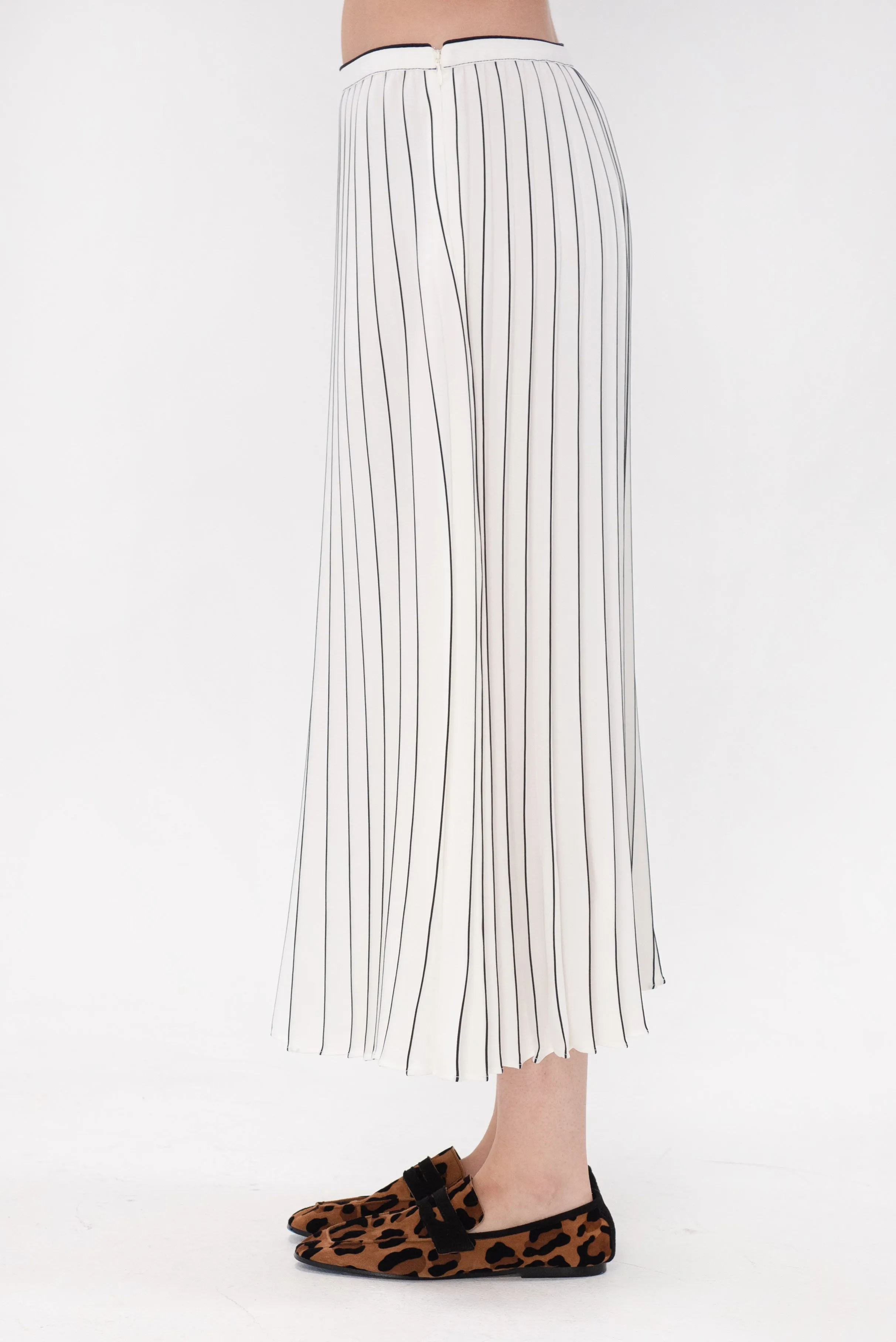 Miles Skirt, White & Black