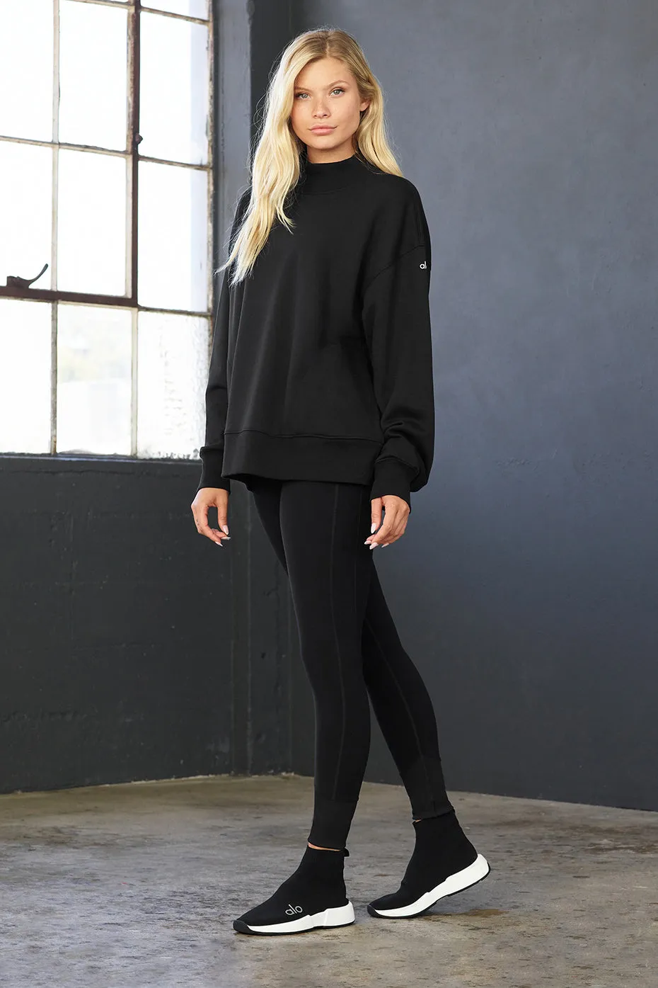 Refresh Pullover - Black